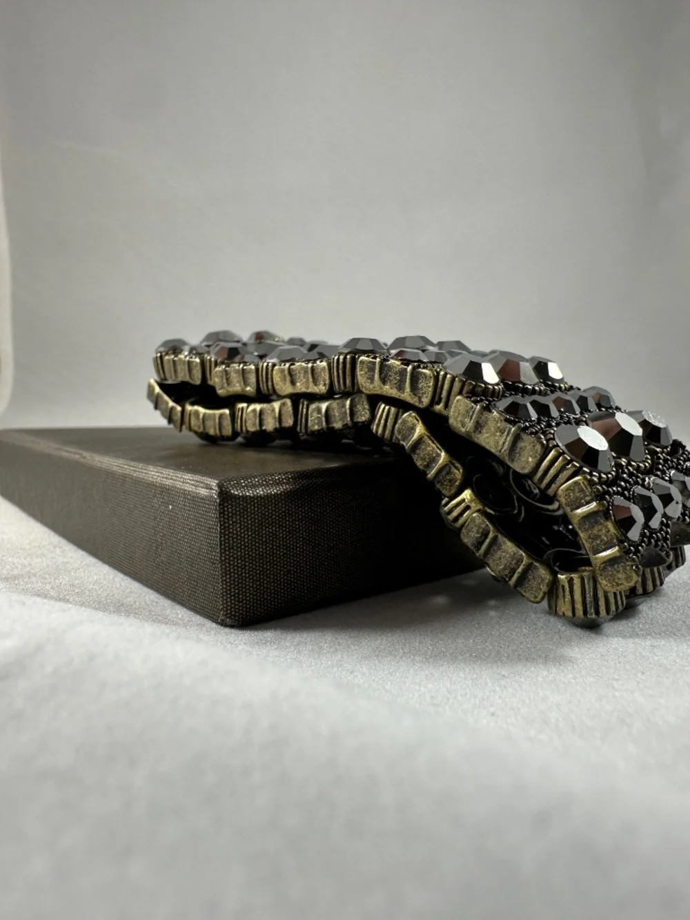 Lia Sophia Hematite Crystal Stretch Cuff Bracelet – NYFW Gifting Suite